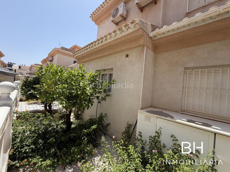 Foto e5f85809-1026-4b41-b23b-8ee47e562347. Casa a Playa Flamenca Orihuela