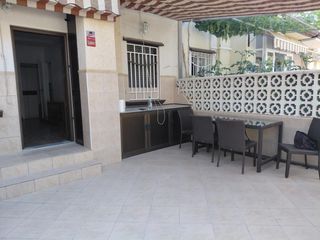 Semi detached house in Gran Playa. Bonito triplex en santa pola a un paso del mar