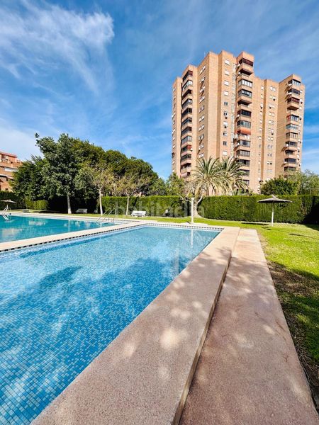 Foto 0d556f34-9b37-48e0-9e3a-a38a9507e54c. Pis amb aparcament piscina a Tómbola Alicante