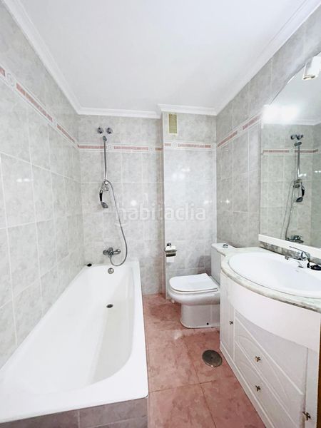 Foto f33ac8a1-de9b-49b0-b698-9a8f082411f0. Pis amb aparcament piscina a Tómbola Alicante