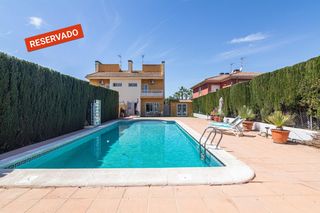 Xalet  Avenida del mediterraneo. Villa pareada independiente con 1340 m2 de parcela