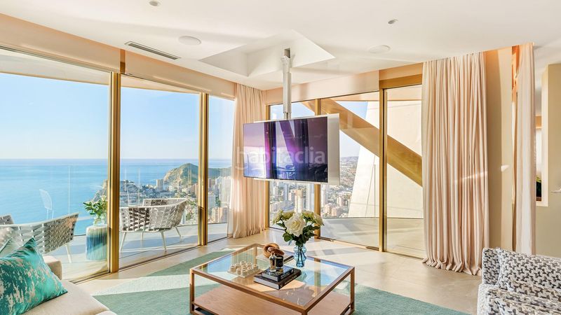 Foto 1149f6d7-6934-4912-a207-1bced36e5447. Apartament amb calefacció aparcament piscina a Playa Poniente Benidorm