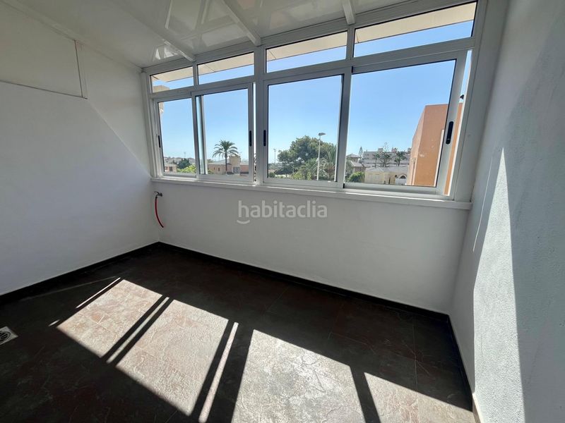 Foto b8ec6ce3-c398-4bc7-8f20-d077529328d9. Casa adossada amb calefacció aparcament piscina a Elche / Elx