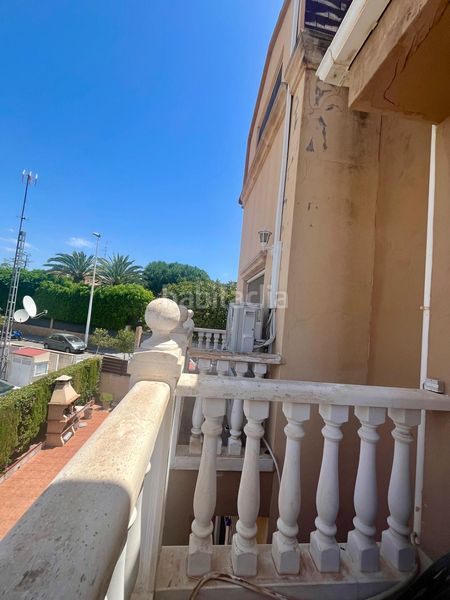 Foto d4343a39-5067-4ff1-a60d-dae5c0564504. Casa adossada amb calefacció aparcament piscina a Elche / Elx