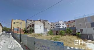 Terreno residencial en Carrer metge goncal salvador 1. Tres parcelas urbanas a la venta en alcoy, haz tu oferta!