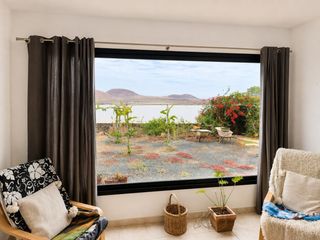 Casa in Lajares. Encantadora villa con piscina y vistas a los volcanes en el coti