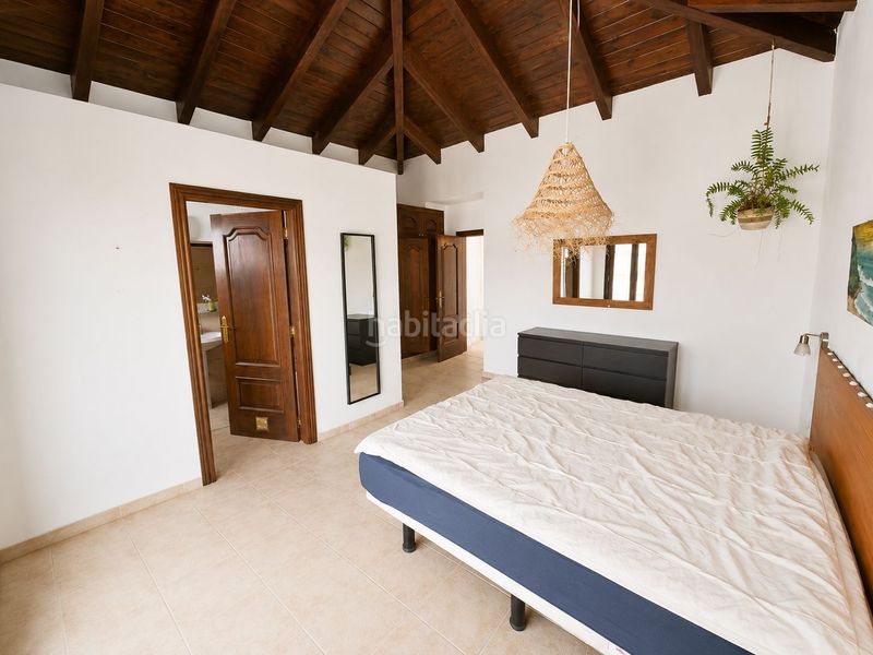 Foto 59b5665c-c115-485f-8968-f6f880e6ddd1. Casa amb piscina a Lajares Oliva (La)
