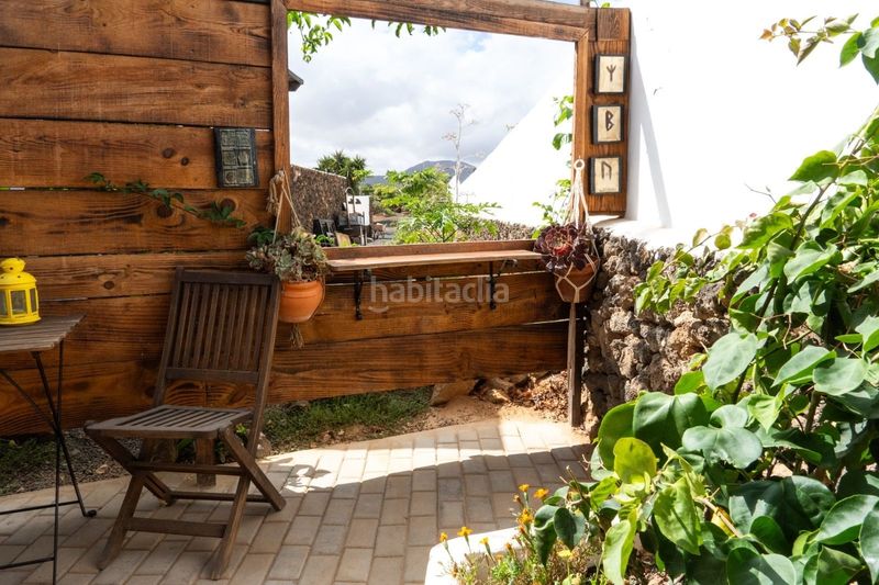 Foto a1d9188b-4323-4701-a760-65d9b7f61923. Casa amb piscina a Lajares Oliva (La)