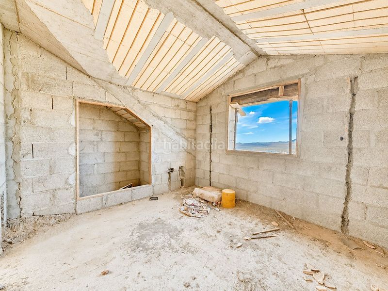 Foto a57c7750-67dd-41a1-98c8-c8fe57d6c685. Casa amb aparcament a Villaverde Oliva (La)