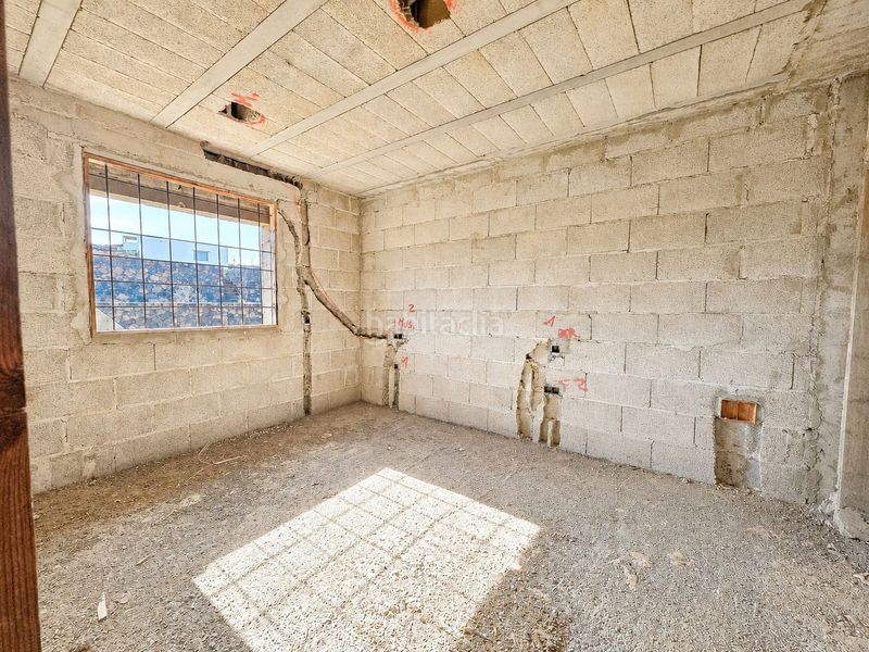 Foto b57731cf-a559-4829-8019-2eed940fb63b. Casa amb aparcament a Villaverde Oliva (La)