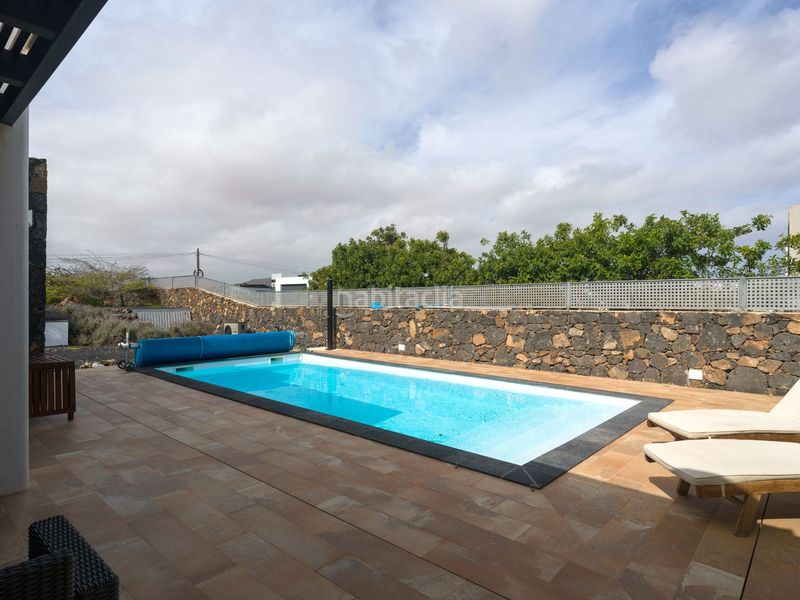 Foto 2496a330-691c-4688-a4ac-304dada8874c. Chalet with pool in Lajares Oliva (La)