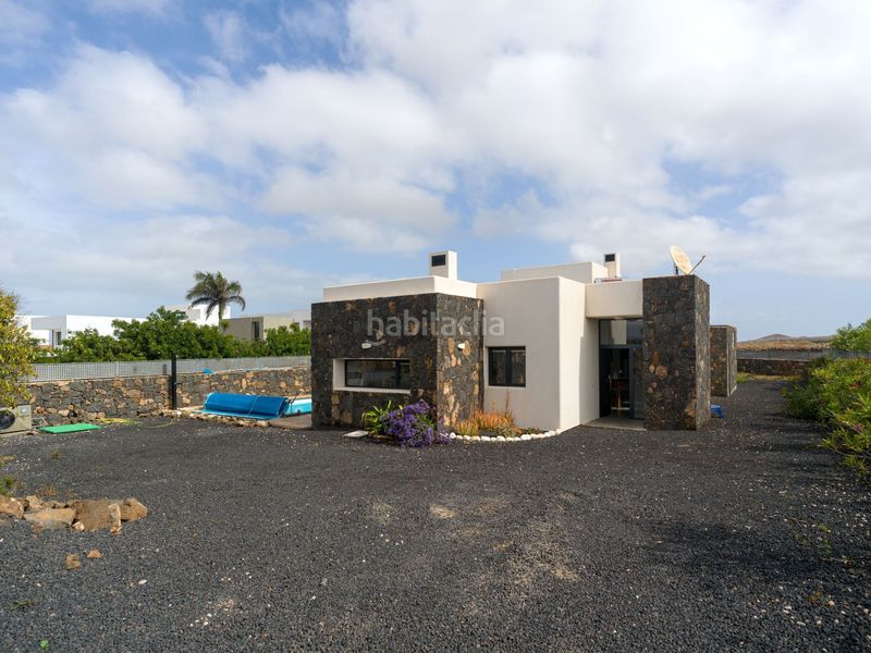 Foto 5382f187-e9c7-4bd3-9ce1-73714c3c1728. Chalet with pool in Lajares Oliva (La)