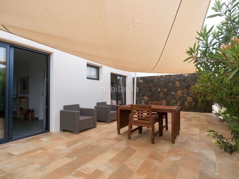 Foto 6aa7ee2c-2a67-4104-bf6a-dd58e211e5bc. Chalet with pool in Lajares Oliva (La)