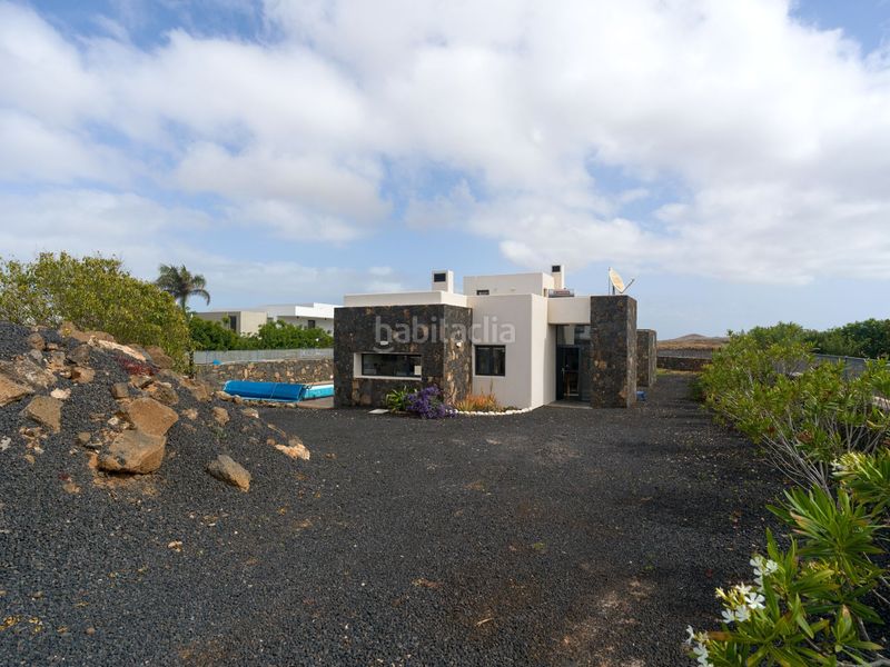 Foto 7a9e50f9-8bfc-4506-bc96-ae4814a68804. Chalet with pool in Lajares Oliva (La)