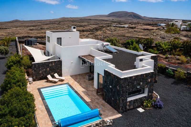 Foto 8cc91818-67d0-41d5-9a92-e6b81d3dc10c. Chalet with pool in Lajares Oliva (La)