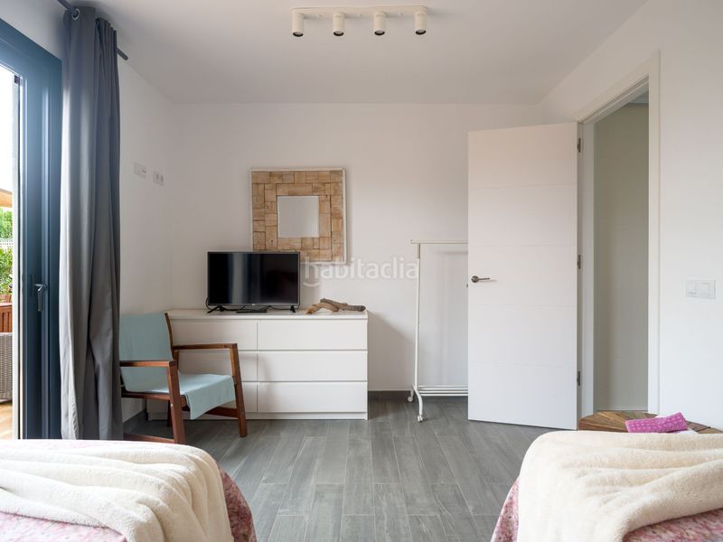 Foto cd4ce542-52fc-43bb-97a4-2e32bcae4486. Chalet with pool in Lajares Oliva (La)