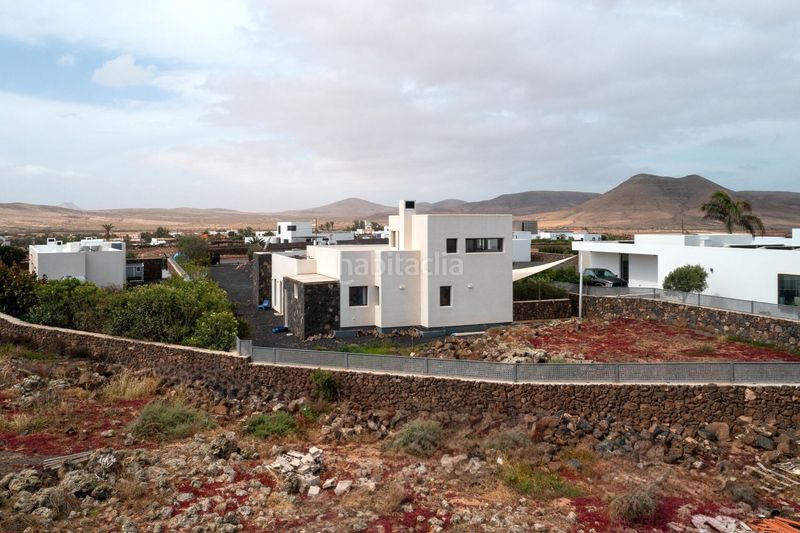 Foto e5fa7b97-cea7-4cf4-aa24-5185d2886f28. Chalet with pool in Lajares Oliva (La)