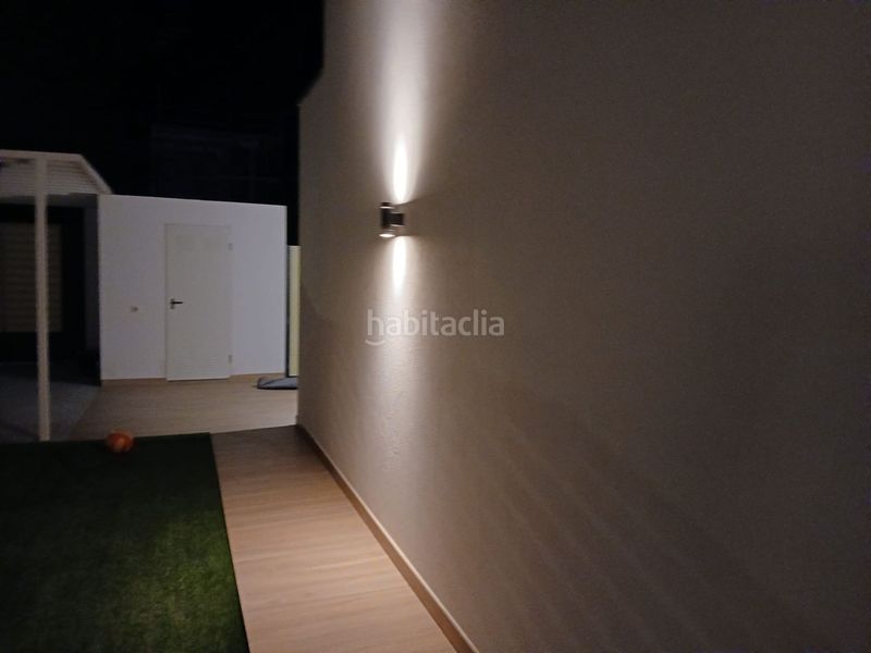 Foto f92eee0c-76c8-438b-994f-12564584a3a8. Casa amb piscina a Villaverde Oliva (La)