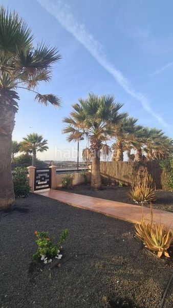 Foto 3e8d2694-b8a9-41f8-b44c-e9d4364629f3. Casa amb piscina a Majanicho Oliva (La)
