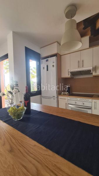 Foto cb6a7d41-e400-40c5-94e1-b1ce9f25ed2c. Casa amb piscina a Majanicho Oliva (La)