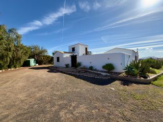 Mas�a  Miguel betancor garc�a. Casa rural en venta en tuineje, fuerteventura  propiedad con pis