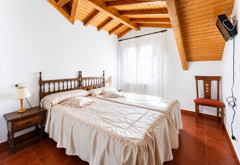 Foto f0de1ca3-40c6-4ea4-a387-e92568d2b75c. Edifici a Moratinos