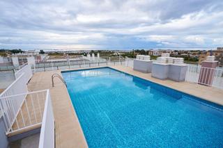 Apartament a Sant josep 110. Piso con gran  piscina comunitaria,  con vistas,   en el centro