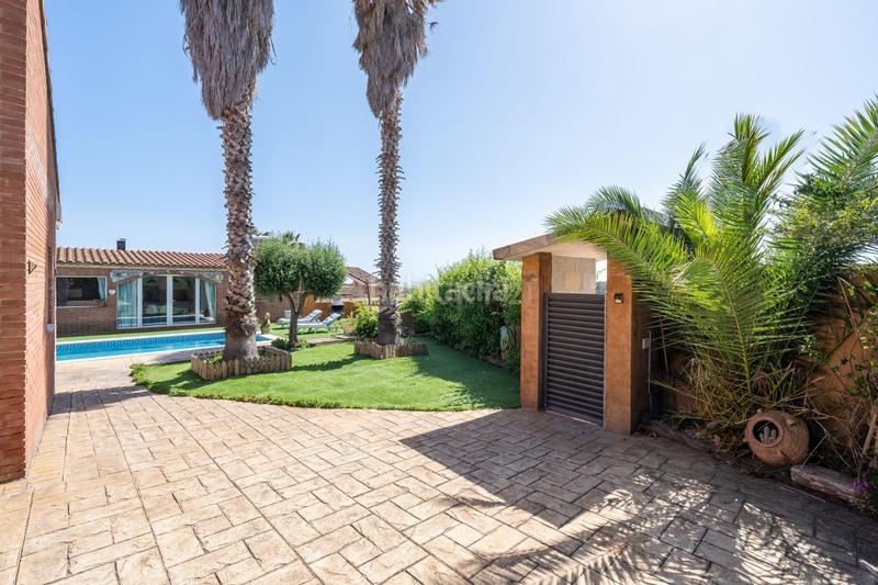 Foto 9376092b-9968-40f6-87ff-08245c0ff54e. Casa a carrer empordà a Pallaresos (Els)