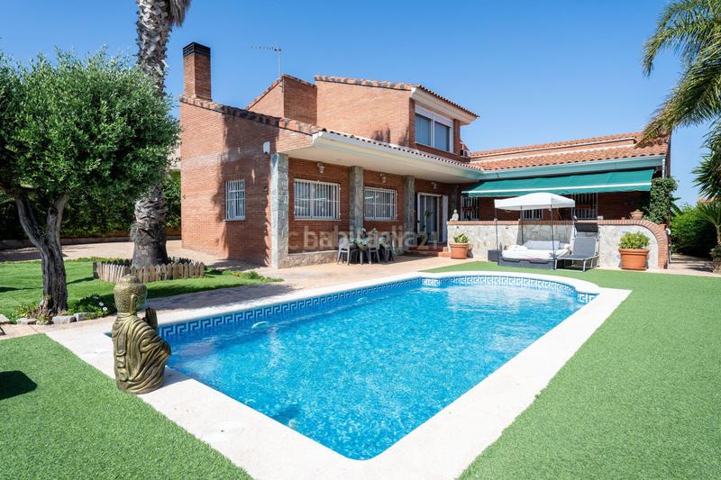 Foto b5840f03-960b-43b5-bf0e-87f803a3df7a. Casa a carrer empordà a Pallaresos (Els)