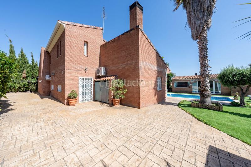 Foto c81e62f8-3408-4a36-a9c3-eeb8a3581f95. Casa a carrer empordà a Pallaresos (Els)