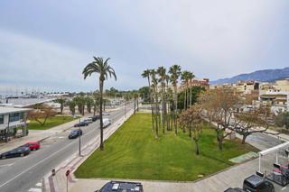 Piccolo appartamento in Carrer de la dàrsena, la ràpita, spain 20. Amplio piso de 4 habitaciones con vistas magníficas al mar!