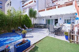 Édifice à Carrer de césar cataldo, 55, benicarló, spain 55. Gran casa de tres plantas con jardín y 2 terrazas en pleno centr