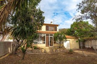 Haus in Av. ntra. sra. del remei, 18, les pedreres, spain 18. Gran casa de dos plantas, jardín y piscina en la urbanización la
