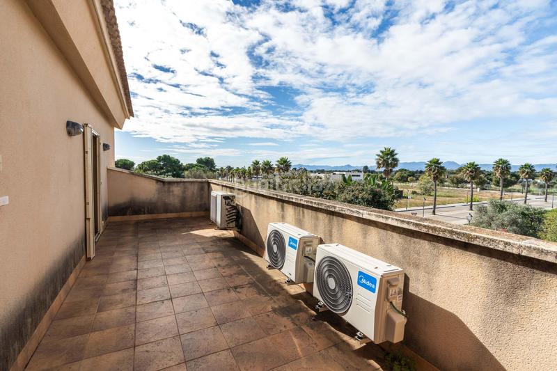 Foto 784ea2f9-8f5f-4292-9534-a7400ce63ed1. Maison jumelée dans carrer de les magnòlies dans Migjorn Reus