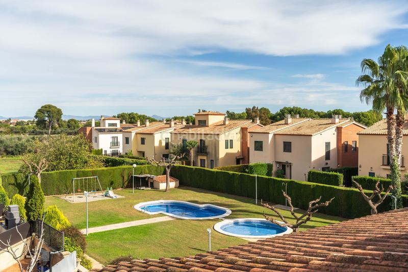 Foto bc0df7dc-b00f-45ed-9ed2-080cb5e4d3eb. Maison jumelée dans carrer de les magnòlies dans Migjorn Reus