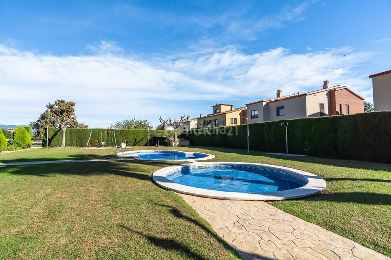 Foto ebd4f8f5-3267-475e-b31e-6ed7b8820da8. Maison jumelée dans carrer de les magnòlies dans Migjorn Reus