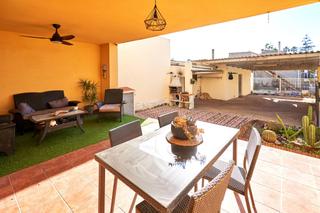 Haus in Avinguda de les goles de l'ebre, deltebre, spain. Casa esquinera de 3 dormitorios con un gran porche en deltebre