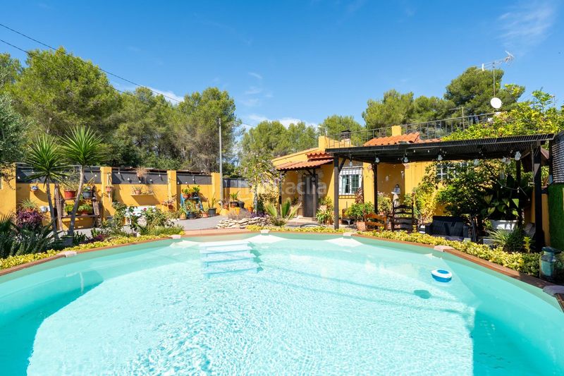 Foto bbf0197c-52b5-4b08-990b-57a9a6202748. Casa amb piscina a Catllar (El)
