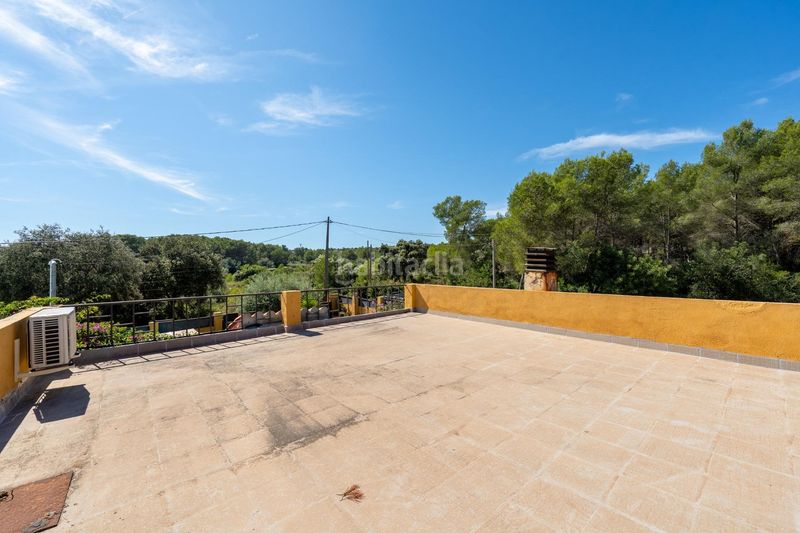 Foto f9946b77-83df-46a4-a0db-e0ec64ff19bc. Casa amb piscina a Catllar (El)