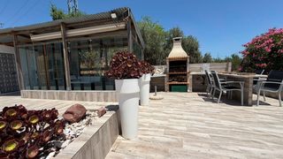 Chalet  Calle cuco. Exclusiva villa con tres viviendas independientes
