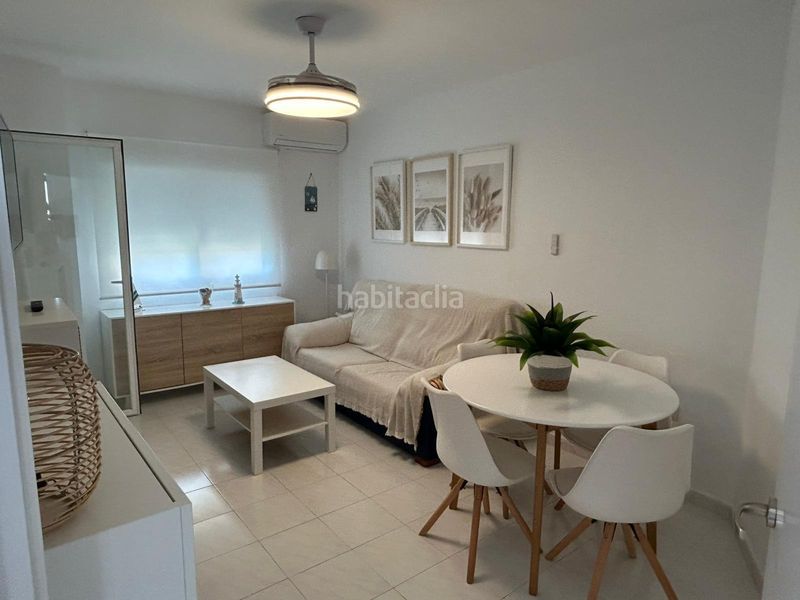 Foto ed354c4f-1fad-4e95-8281-2ba1c372b624. Alquiler apartamento en avenida andalucía 36 apartamento de alquiler en primera línea de playa, mezquitilla en Algarrobo Costa