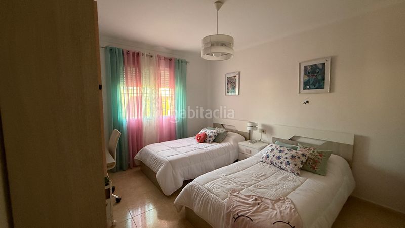 Foto 3b5989f5-efdd-470f-9f5b-c4080bdf7e9a. Casa adossada amb xemeneia calefacció aparcament a Lorca
