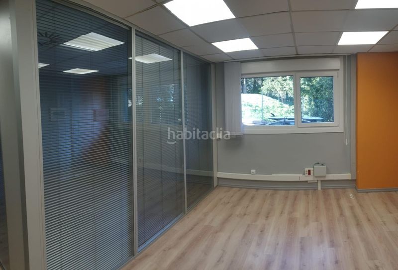 Foto 23799c0b-e53b-4f6b-bd4a-ff64a240443b. Ufficio con riscaldamento in Zarautz
