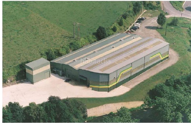 Foto aaf2554b-c253-46da-8bfb-ee4252443504. Nau industrial a Aizarnazabal