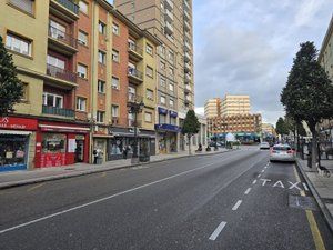 Business premise in Calle bermúdez de castro 16. Local en venta en calle bermúdez de castro 16