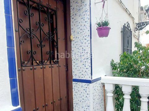 Foto 33fc8341-347f-4b23-9a94-77fa9e736848. Casa adossada a calle valencia 17 a Torrox pueblo Torrox