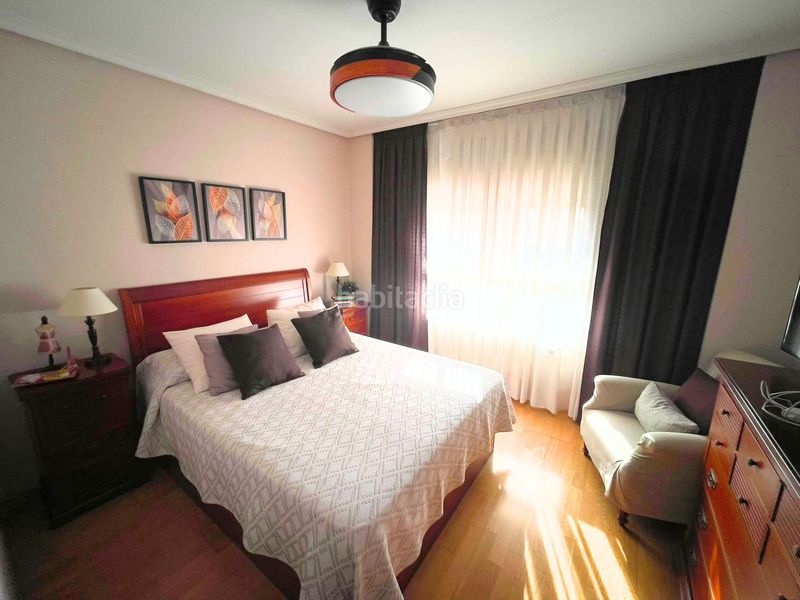 Foto bcd085fc-225b-4015-9c70-70afa3ba821f. Flat with heating pool in Montecarmelo Madrid