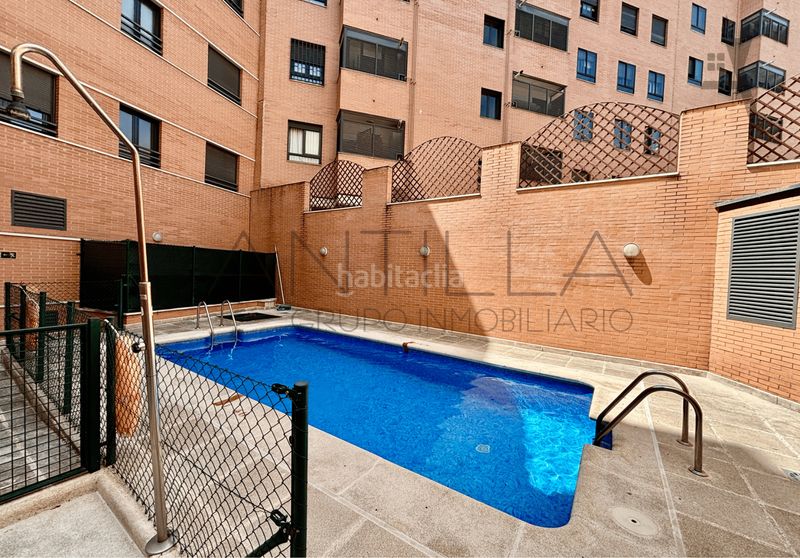 Foto 8a133c44-2df4-46c1-8fc8-115d0ac7835f. Pis amb calefacció piscina a Puerta Bonita Madrid