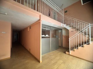 Local Comercial  Calle sederos. Local comercial con doble altura y gran fachada en pleno barrio