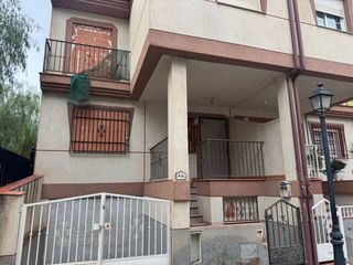 Casa aparellada  Calle argentina. Casa para reforma integral con 210 m² construidos, garaje de 86